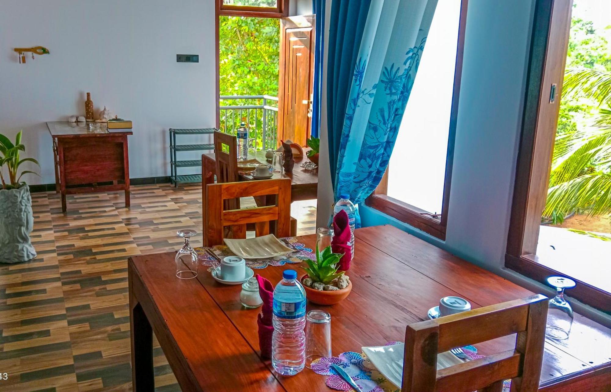Dew Ashi Homestay Σιγκιρίγια Εξωτερικό φωτογραφία